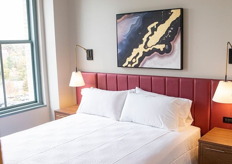 King Bed Guest Room at our Akron hotel