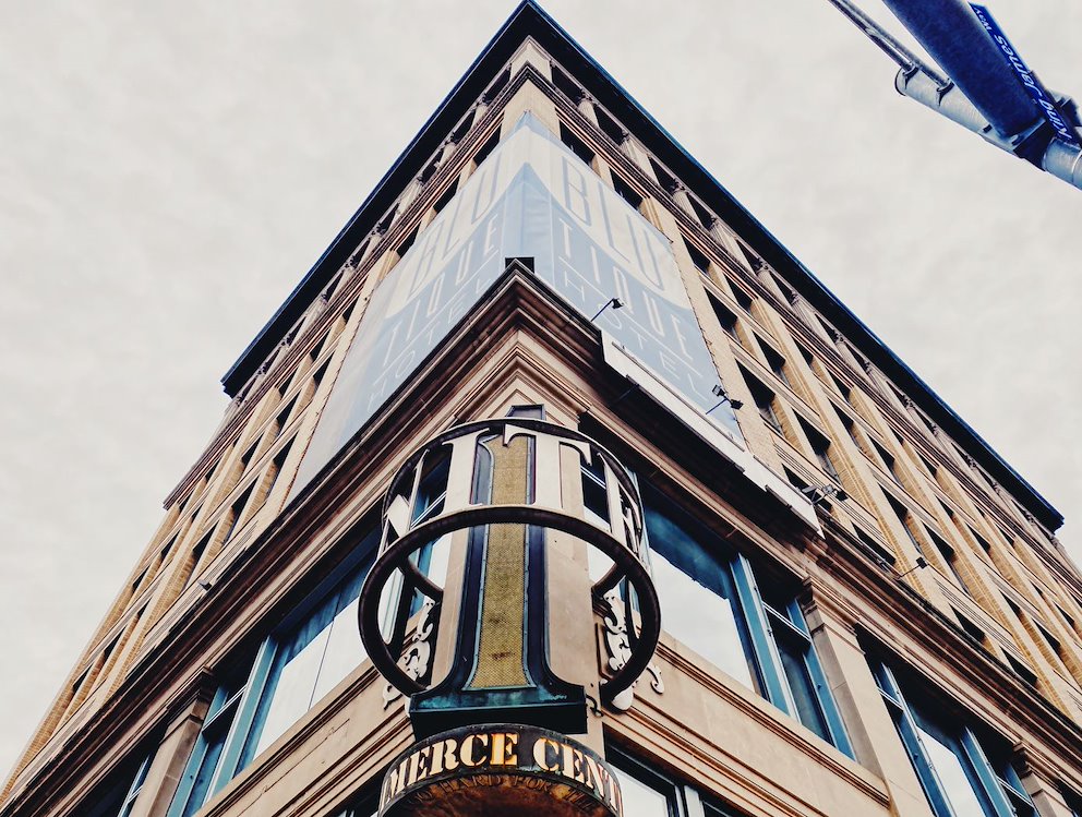 United 1 Sign near our akron ohio hotel