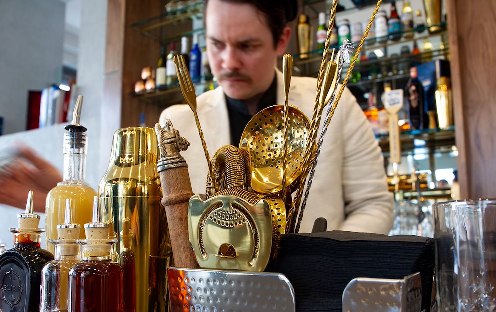 Craft Cocktails at our Akron hotel bar